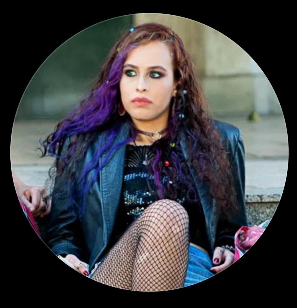 Aisha Miller (Júlia Rubens Martins Veríssimo)